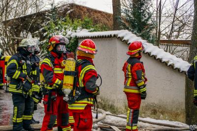 Dornstetten-Hallwangen:  Rund 100.000 Euro Sachschaden bei Gebaeudebrand